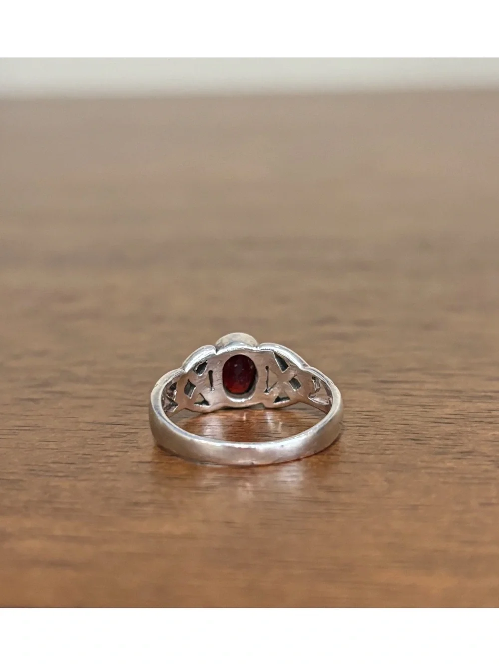 Sterling Silver 925 Celtic Knot Oval Red Garnet Ring Size 5
